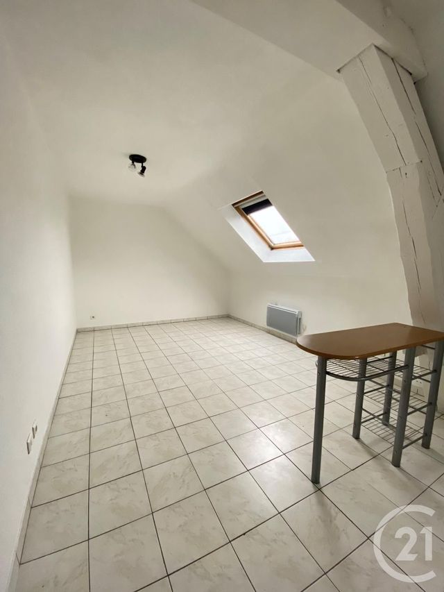 Appartement Studio &agrave; louer - 1 pi&egrave;ce - 25 m2 - Danjoutin - 90 - FRANCHE-COMTE