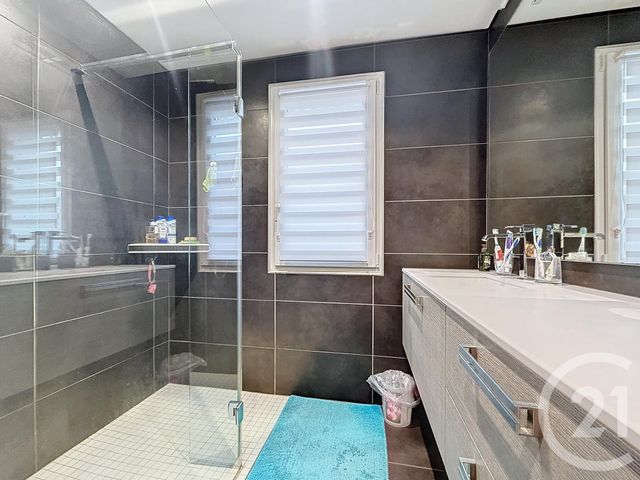 Maison &agrave; louer - 5 pi&egrave;ces - 99 m2 - Fesches Le Chatel - 25 - FRANCHE-COMTE
