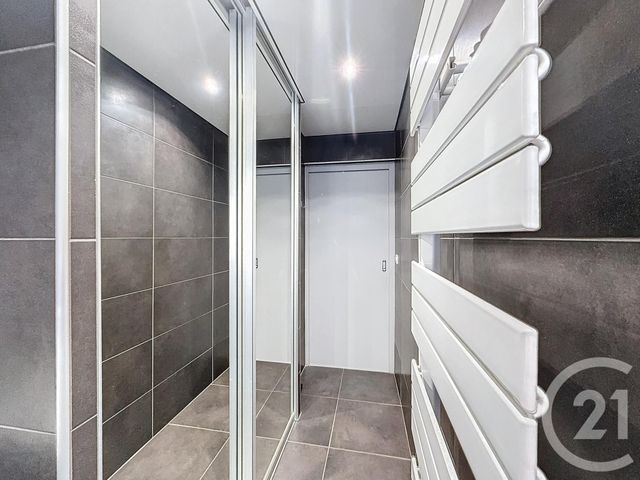 Maison &agrave; louer - 5 pi&egrave;ces - 99 m2 - Fesches Le Chatel - 25 - FRANCHE-COMTE