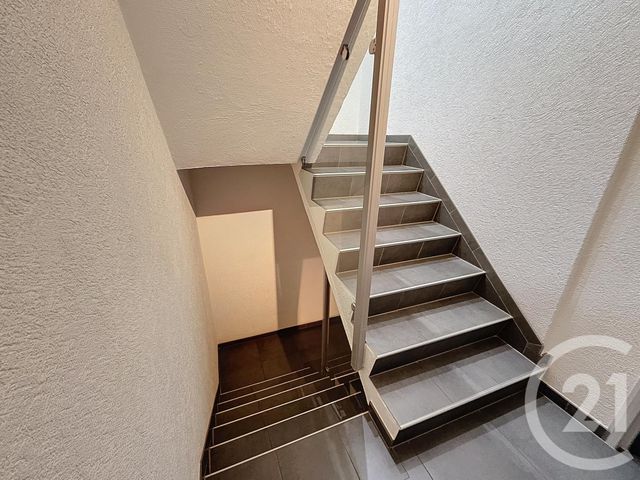 Maison &agrave; louer - 5 pi&egrave;ces - 99 m2 - Fesches Le Chatel - 25 - FRANCHE-COMTE