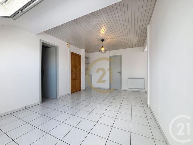 Appartement F2 &agrave; louer - 2 pi&egrave;ces - 40,27 m2 - Belfort - 90 - FRANCHE-COMTE