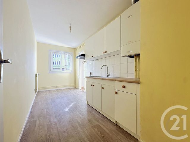 Appartement F3 &agrave; louer - 3 pi&egrave;ces - 79 m2 - Belfort - 90 - FRANCHE-COMTE