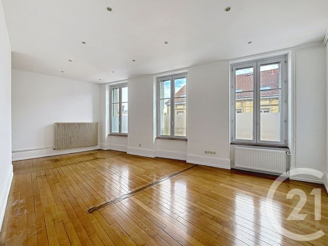 Appartement &agrave; louer - 3 pi&egrave;ces - 93 m2 - Belfort - 90 - FRANCHE-COMTE