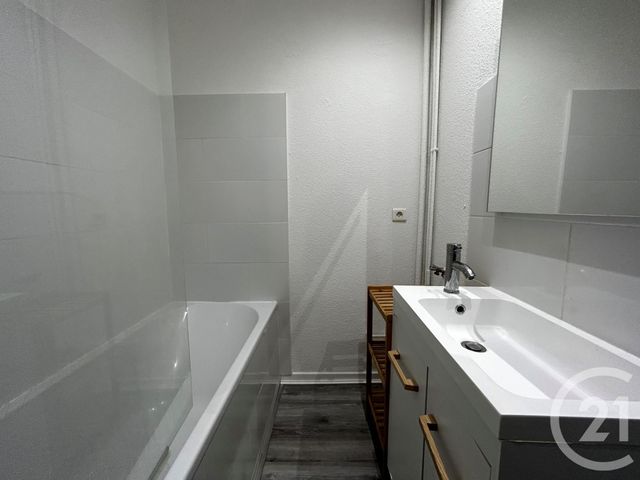 Appartement F3 &agrave; louer - 3 pi&egrave;ces - 58 m2 - Delle - 90 - FRANCHE-COMTE