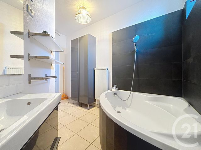 Appartement F3 &agrave; louer - 3 pi&egrave;ces - 60 m2 - Belfort - 90 - FRANCHE-COMTE