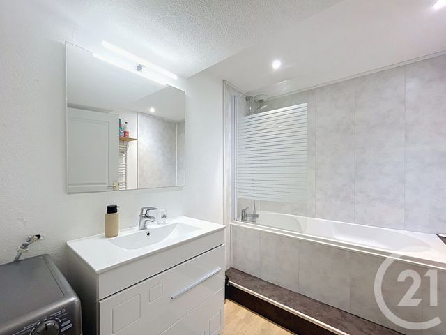 Appartement F5 &agrave; vendre - 5 pi&egrave;ces - 73,65 m2 - Belfort - 90 - FRANCHE-COMTE