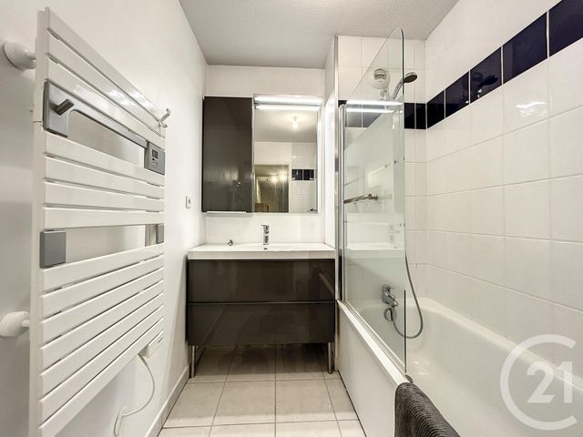 Appartement F3 &agrave; louer - 3 pi&egrave;ces - 64 m2 - Belfort - 90 - FRANCHE-COMTE