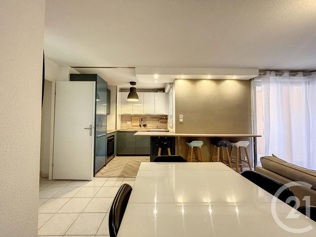 Appartement F3 &agrave; louer - 3 pi&egrave;ces - 64 m2 - Belfort - 90 - FRANCHE-COMTE