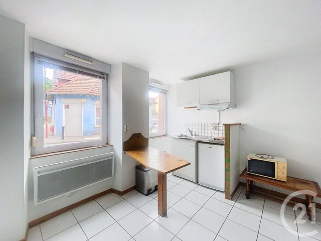 Appartement F1 &agrave; louer - 1 pi&egrave;ce - 30,32 m2 - Belfort - 90 - FRANCHE-COMTE