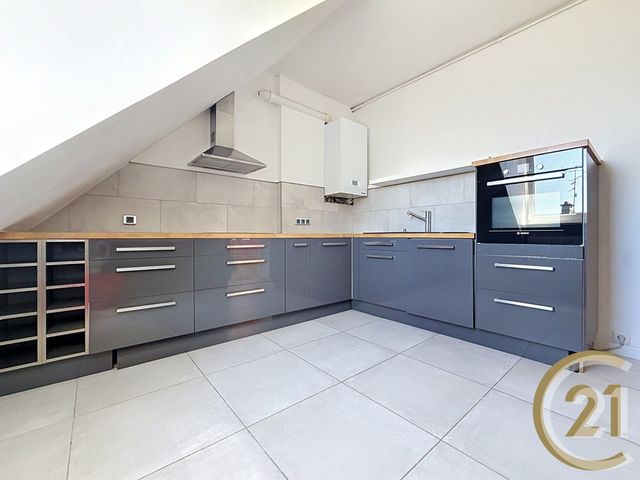 Appartement F6 &agrave; louer - 6 pi&egrave;ces - 137,77 m2 - Belfort - 90 - FRANCHE-COMTE