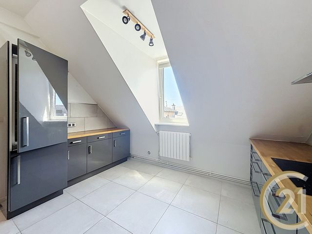 Appartement F6 &agrave; louer - 6 pi&egrave;ces - 137,77 m2 - Belfort - 90 - FRANCHE-COMTE