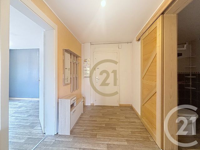 Appartement F4 &agrave; louer - 4 pi&egrave;ces - 75 m2 - Andelnans - 90 - FRANCHE-COMTE