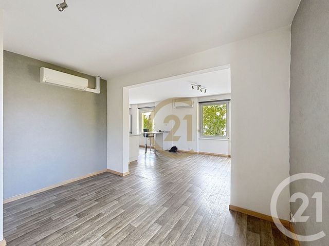 Appartement F4 &agrave; louer - 4 pi&egrave;ces - 75 m2 - Andelnans - 90 - FRANCHE-COMTE