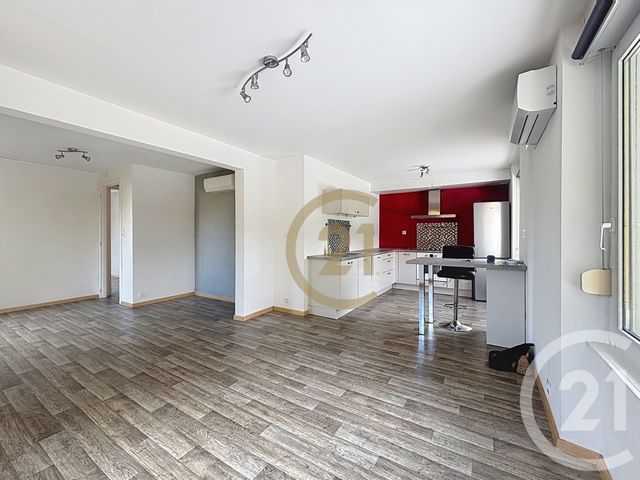 Appartement F4 &agrave; louer - 4 pi&egrave;ces - 75 m2 - Andelnans - 90 - FRANCHE-COMTE