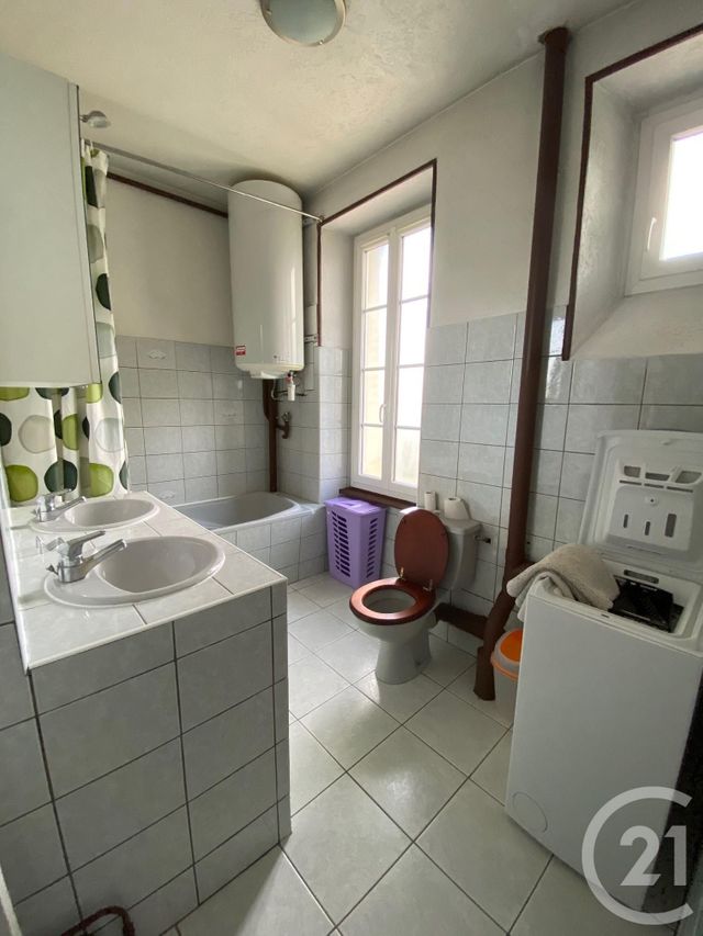 Appartement F3 &agrave; louer - 3 pi&egrave;ces - 67 m2 - Montbeliard - 25 - FRANCHE-COMTE