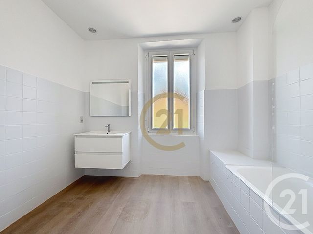 Appartement F5 &agrave; louer - 5 pi&egrave;ces - 114,50 m2 - Belfort - 90 - FRANCHE-COMTE