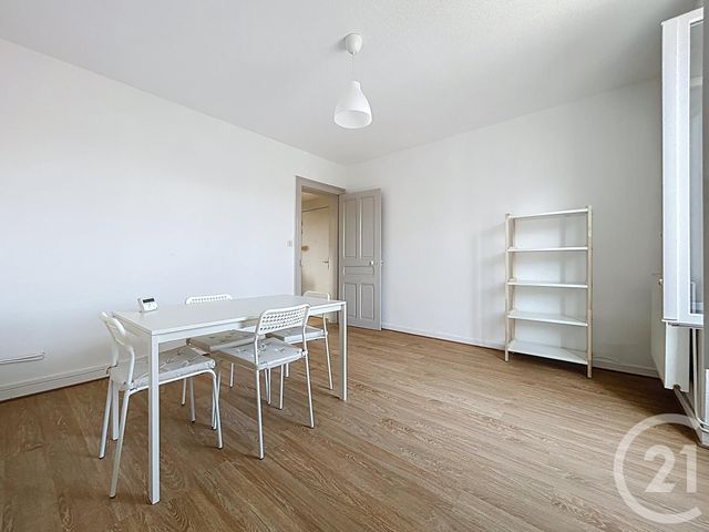Appartement F2 &agrave; louer - 2 pi&egrave;ces - 40,56 m2 - Belfort - 90 - FRANCHE-COMTE