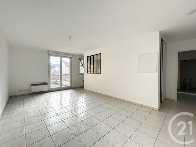 Appartement F3 &agrave; louer - 3 pi&egrave;ces - 58,58 m2 - Belfort - 90 - FRANCHE-COMTE