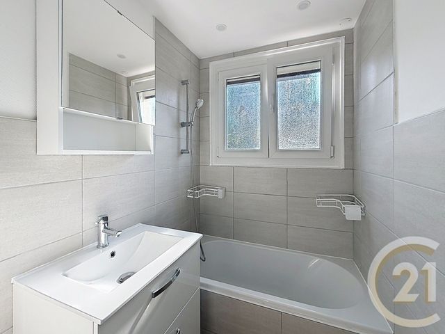 Appartement &agrave; louer - 4 pi&egrave;ces - 62,73 m2 - Belfort - 90 - FRANCHE-COMTE