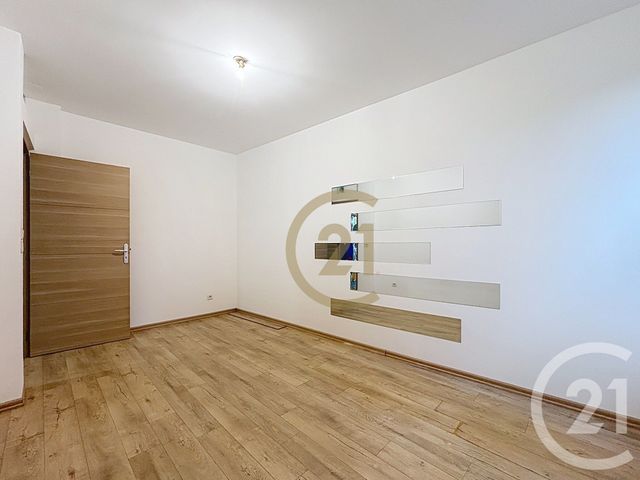 Appartement F3 &agrave; louer - 3 pi&egrave;ces - 75 m2 - Belfort - 90 - FRANCHE-COMTE