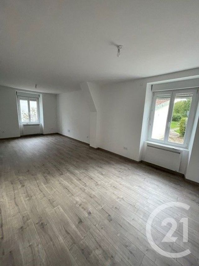 Maison &agrave; louer - 4 pi&egrave;ces - 101 m2 - Seloncourt - 25 - FRANCHE-COMTE