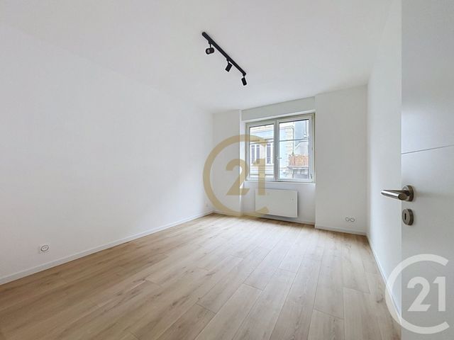Appartement F4 &agrave; louer - 4 pi&egrave;ces - 71,40 m2 - Belfort - 90 - FRANCHE-COMTE