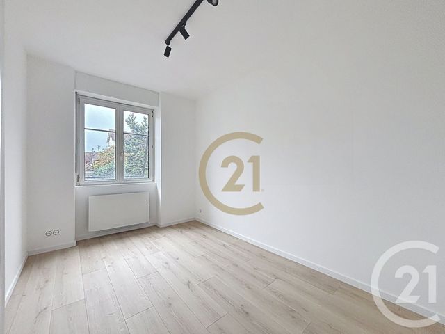 Appartement F4 &agrave; louer - 4 pi&egrave;ces - 71,40 m2 - Belfort - 90 - FRANCHE-COMTE
