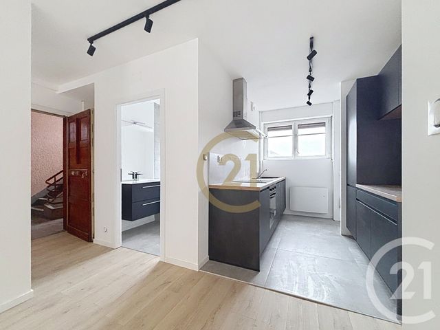 Appartement F4 &agrave; louer - 4 pi&egrave;ces - 71,40 m2 - Belfort - 90 - FRANCHE-COMTE