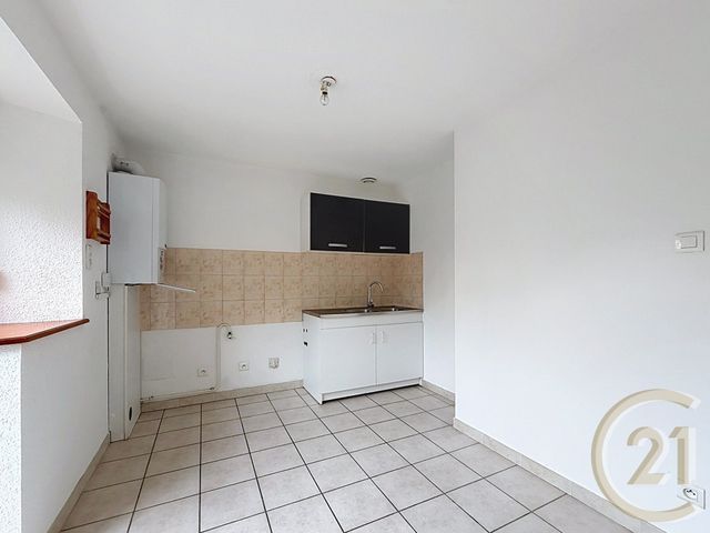 Appartement F3 &agrave; louer - 2 pi&egrave;ces - 50 m2 - Bourogne - 90 - FRANCHE-COMTE