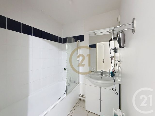 Appartement F3 &agrave; louer - 3 pi&egrave;ces - 62,44 m2 - Belfort - 90 - FRANCHE-COMTE