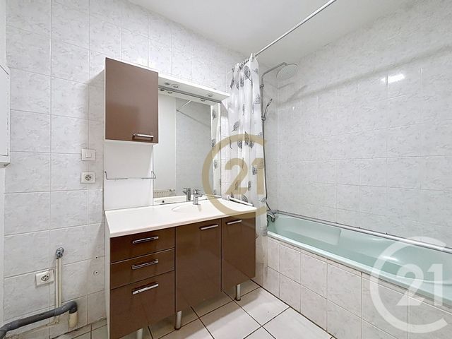 Appartement F3 &agrave; louer - 3 pi&egrave;ces - 69,22 m2 - Giromagny - 90 - FRANCHE-COMTE
