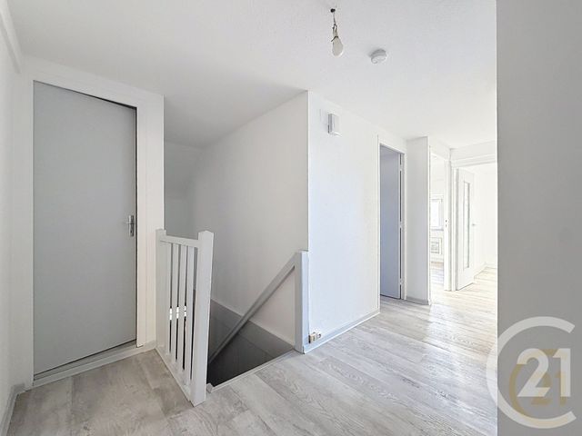 Appartement &agrave; louer - 4 pi&egrave;ces - 72 m2 - Belfort - 90 - FRANCHE-COMTE