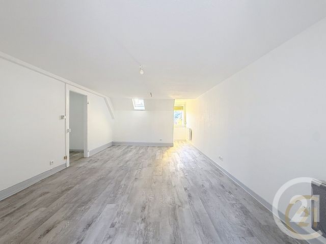 Appartement &agrave; louer - 4 pi&egrave;ces - 72 m2 - Belfort - 90 - FRANCHE-COMTE