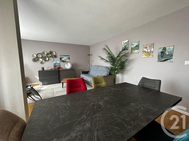 Appartement F4 &agrave; louer - 4 pi&egrave;ces - 80 m2 - Belfort - 90 - FRANCHE-COMTE