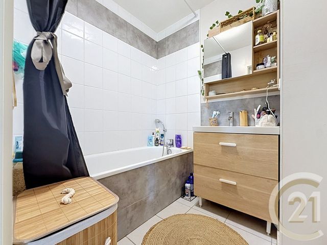 Appartement F2 &agrave; louer - 2 pi&egrave;ces - 51,42 m2 - Belfort - 90 - FRANCHE-COMTE