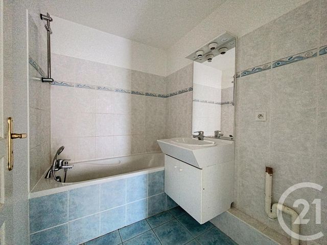 Appartement F3 &agrave; louer - 3 pi&egrave;ces - 67,86 m2 - Giromagny - 90 - FRANCHE-COMTE