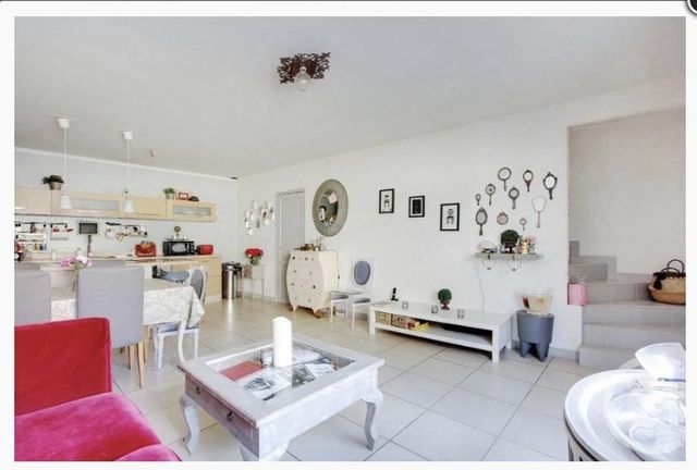 Appartement à louer - 6 pièces - 102 m2 - Houilles - 78 - ILE-DE-FRANCE