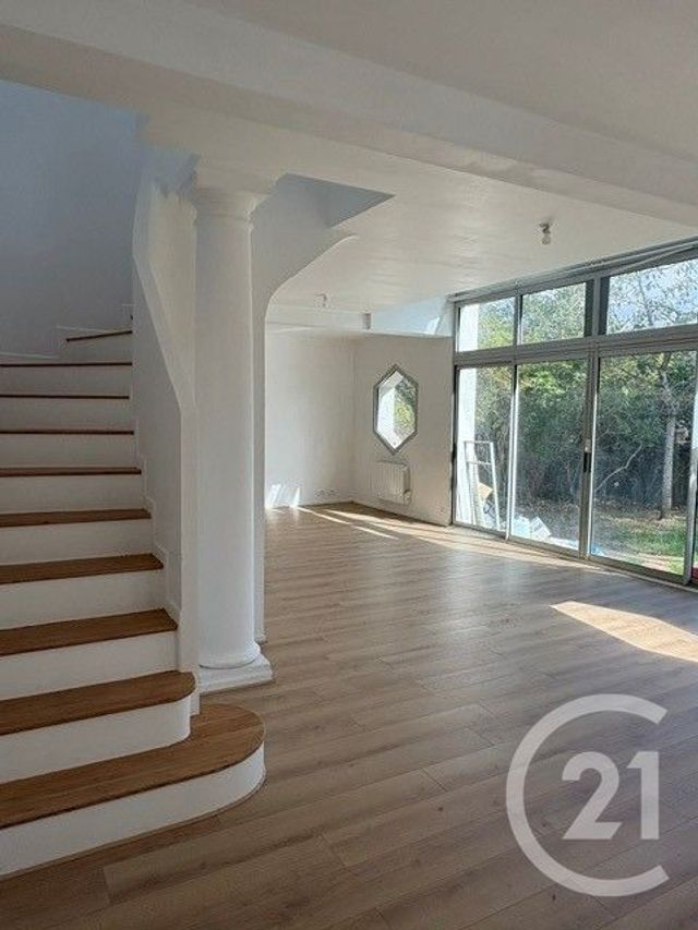 Maison &agrave; louer - 6 pi&egrave;ces - 135 m2 - Pontoise - 95 - ILE-DE-FRANCE