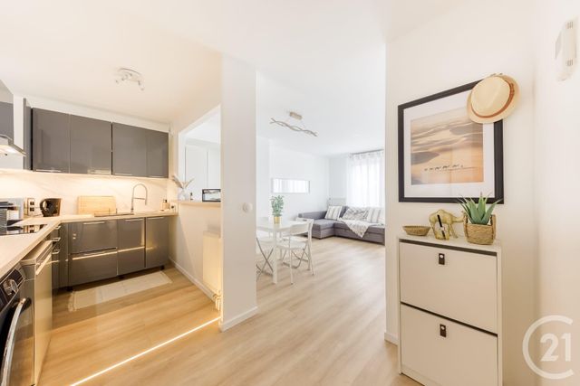 Appartement 3 pièces 54 m² · à Saint-Ouen-l'Aumône · 53,6 m² · 220 000 €