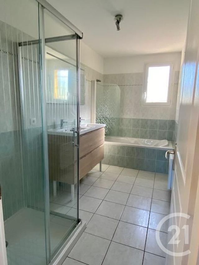 Maison &agrave; louer - 4 pi&egrave;ces - 90 m2 - St Etienne De Tulmont - 82 - MIDI-PYRENEES