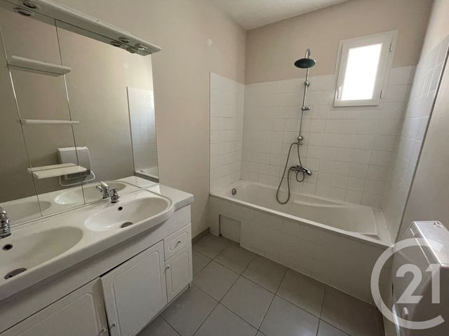 Maison &agrave; louer - 4 pi&egrave;ces - 74 m2 - Labastide St Pierre - 82 - MIDI-PYRENEES