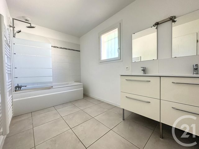 Maison &agrave; louer - 4 pi&egrave;ces - 101 m2 - St Etienne De Tulmont - 82 - MIDI-PYRENEES