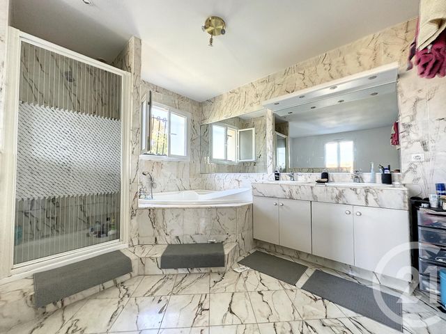 Maison &agrave; louer - 5 pi&egrave;ces - 149,63 m2 - St Nauphary - 82 - MIDI-PYRENEES