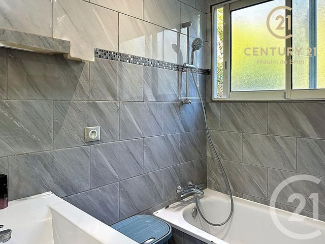 Appartement F4 à vendre - 4 pièces - 65,69 m2 - Grasse - 06 - PROVENCE-ALPES-COTE-D-AZUR