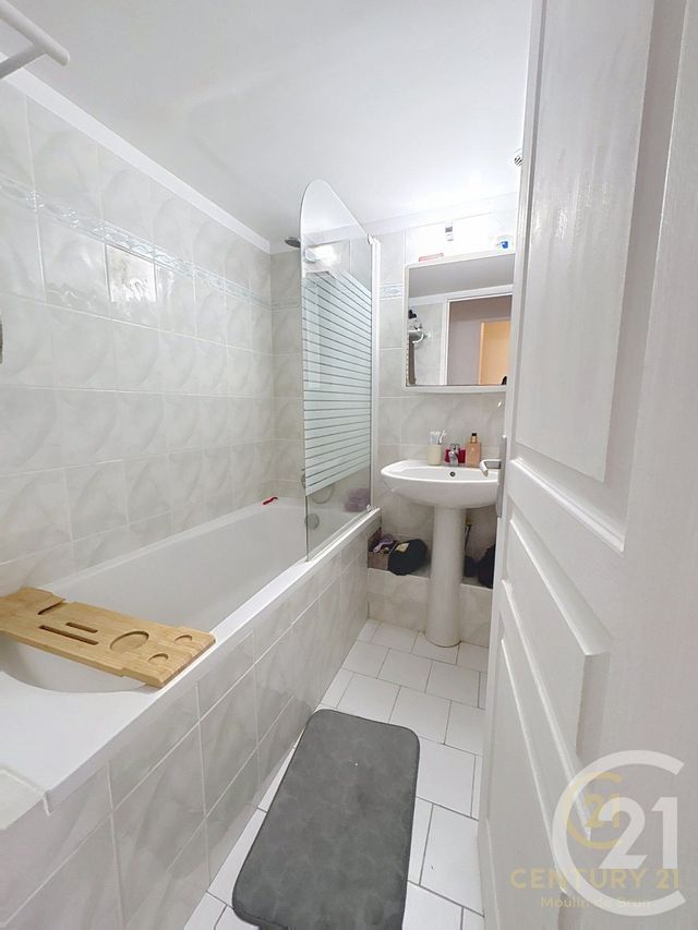 Appartement F2 &agrave; louer - 2 pi&egrave;ces - 33,29 m2 - Grasse - 06 - PROVENCE-ALPES-COTE-D-AZUR