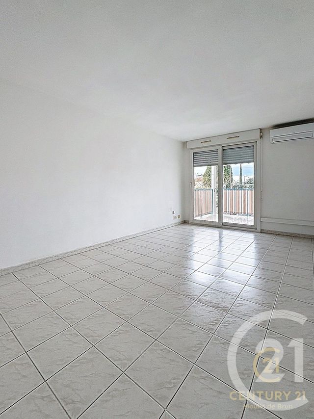 Appartement F2 &agrave; louer - 2 pi&egrave;ces - 46 m2 - Grasse - 06 - PROVENCE-ALPES-COTE-D-AZUR