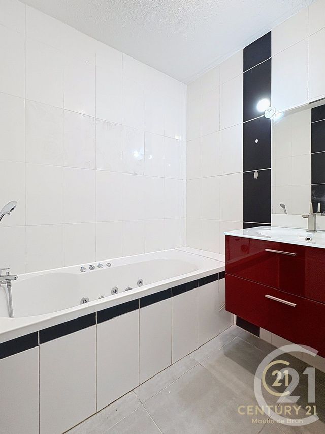 Appartement F5 &agrave; louer - 5 pi&egrave;ces - 104,26 m2 - Grasse - 06 - PROVENCE-ALPES-COTE-D-AZUR