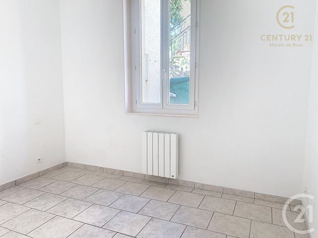 Appartement F3 &agrave; louer - 3 pi&egrave;ces - 56,42 m2 - Grasse - 06 - PROVENCE-ALPES-COTE-D-AZUR