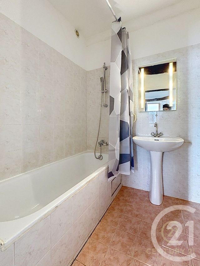 Appartement F1 &agrave; louer - 1 pi&egrave;ce - 36,08 m2 - Grasse - 06 - PROVENCE-ALPES-COTE-D-AZUR