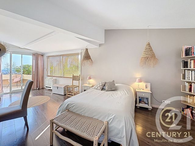 Appartement F3 &agrave; louer - 3 pi&egrave;ces - 98,47 m2 - Grasse - 06 - PROVENCE-ALPES-COTE-D-AZUR